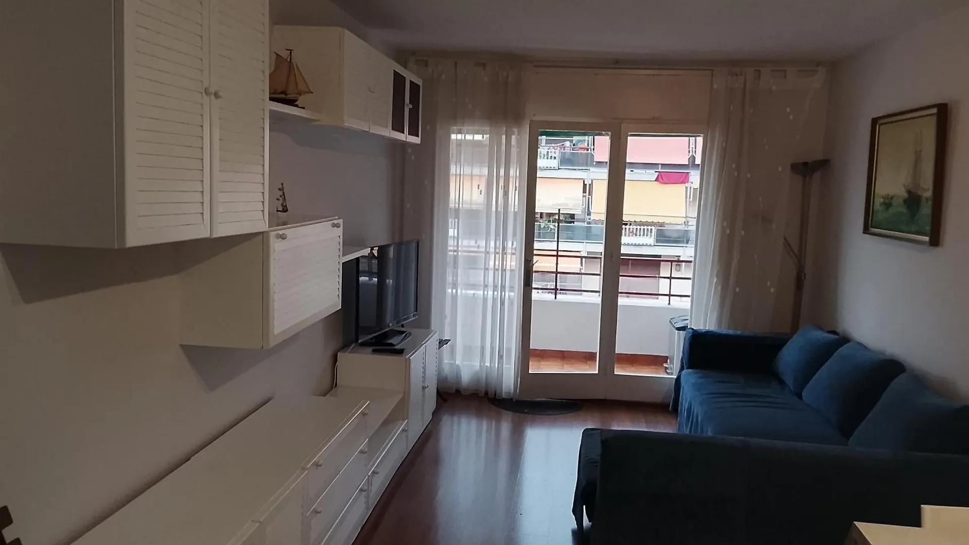 Kontakte von Apartamento Dos Dormitorios Fanals